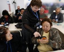 Mais uma turma com alunos da terceira idade foi formada pela Celepar. Ao todo, 58 pessoas com idade acima de 60 anos participaram do Curso Básico de Smartphone que a companhia oferta gratuitamente.
