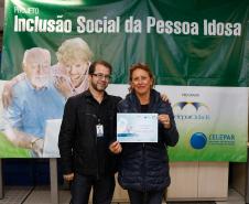 Mais uma turma com alunos da terceira idade foi formada pela Celepar. Ao todo, 58 pessoas com idade acima de 60 anos participaram do Curso Básico de Smartphone que a companhia oferta gratuitamente.