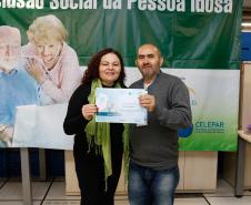 Mais uma turma com alunos da terceira idade foi formada pela Celepar. Ao todo, 58 pessoas com idade acima de 60 anos participaram do Curso Básico de Smartphone que a companhia oferta gratuitamente.