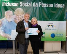 Mais uma turma com alunos da terceira idade foi formada pela Celepar. Ao todo, 58 pessoas com idade acima de 60 anos participaram do Curso Básico de Smartphone que a companhia oferta gratuitamente.