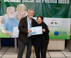 Mais uma turma com alunos da terceira idade foi formada pela Celepar. Ao todo, 58 pessoas com idade acima de 60 anos participaram do Curso Básico de Smartphone que a companhia oferta gratuitamente.
