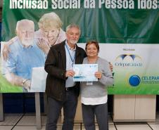 Mais uma turma com alunos da terceira idade foi formada pela Celepar. Ao todo, 58 pessoas com idade acima de 60 anos participaram do Curso Básico de Smartphone que a companhia oferta gratuitamente.