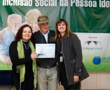 Mais uma turma com alunos da terceira idade foi formada pela Celepar. Ao todo, 58 pessoas com idade acima de 60 anos participaram do Curso Básico de Smartphone que a companhia oferta gratuitamente.