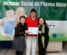 Mais uma turma com alunos da terceira idade foi formada pela Celepar. Ao todo, 58 pessoas com idade acima de 60 anos participaram do Curso Básico de Smartphone que a companhia oferta gratuitamente.