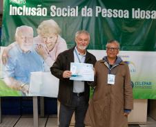 Mais uma turma com alunos da terceira idade foi formada pela Celepar. Ao todo, 58 pessoas com idade acima de 60 anos participaram do Curso Básico de Smartphone que a companhia oferta gratuitamente.