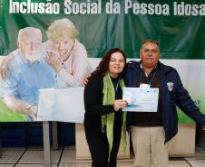 Mais uma turma com alunos da terceira idade foi formada pela Celepar. Ao todo, 58 pessoas com idade acima de 60 anos participaram do Curso Básico de Smartphone que a companhia oferta gratuitamente.