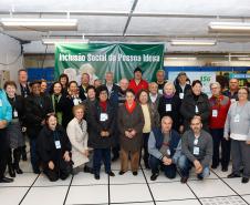 Mais uma turma com alunos da terceira idade foi formada pela Celepar. Ao todo, 58 pessoas com idade acima de 60 anos participaram do Curso Básico de Smartphone que a companhia oferta gratuitamente.