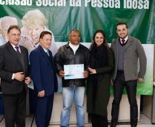 Mais uma turma com alunos da terceira idade foi formada pela Celepar. Ao todo, 58 pessoas com idade acima de 60 anos participaram do Curso Básico de Smartphone que a companhia oferta gratuitamente.