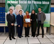 Mais uma turma com alunos da terceira idade foi formada pela Celepar. Ao todo, 58 pessoas com idade acima de 60 anos participaram do Curso Básico de Smartphone que a companhia oferta gratuitamente.