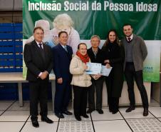 Mais uma turma com alunos da terceira idade foi formada pela Celepar. Ao todo, 58 pessoas com idade acima de 60 anos participaram do Curso Básico de Smartphone que a companhia oferta gratuitamente.