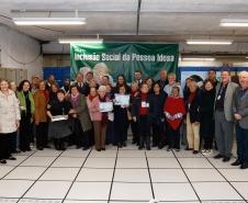 Mais uma turma com alunos da terceira idade foi formada pela Celepar. Ao todo, 58 pessoas com idade acima de 60 anos participaram do Curso Básico de Smartphone que a companhia oferta gratuitamente.