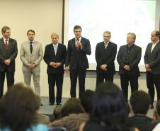 O governador Beto Richa participa, na Celepar, do lançamento do Projeto Escola de Gestão Inteligente. Participaram da solenidade: presidente da Celepar, Jacson Carvalho Leite, presidente do Tecpar, Julio Felix.Curitiba, 11-11-15.Foto: Arnaldo Alves / ANPr.