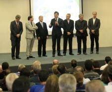 O governador Beto Richa participa, na Celepar, do lançamento do Projeto Escola de Gestão Inteligente. Participaram da solenidade: presidente da Celepar, Jacson Carvalho Leite, presidente do Tecpar, Julio Felix.Curitiba, 11-11-15.Foto: Arnaldo Alves / ANPr.