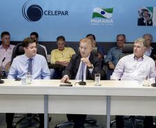 Uma delegação composta por mais de 30 pessoas, entre prefeitos, vice-prefeitos, secretários e diretores, acompanhou o primeiro vice-presidente da Assembleia Legislativa do Paraná, deputado Guto Silva (PSD), para uma reunião de trabalho na Celepar.