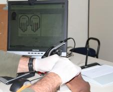 O Paraná é o primeiro estado brasileiro a utilizar o sistema biométrico de forma unificada e integrada entre órgãos públicos. O sistema foi desenvolvido pelo Instituto de Identificação do Paraná (IIPR) em parceria com a Celepar e integra, inicialmente, os dados registrados no Instituto com informações do Departamento de Trânsito do Paraná (Detran). 
Foto: Divulgação SESP