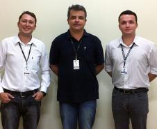 Os empregados da Celepar - Maringá envolvidos neste projeto: Fernando Suzarte Schiavon (técnico de Redes Computacionais), Marcio Costa (técnico de Redes Computacionais) e Rodolfo Zanardi Loiola (supervisor da Regional)