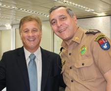 Jacson Carvalho Leite e o ten cel Loemir Mattos de Souza 