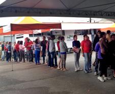 A feira de serviços gratuitos da Unidade Paraná Seguro -UPS Cidadania, na Vila Parolin, em Curitiba, fez 1.850 atendimentos des quinta-feira e até sexta-feira (22 e 23). O evento foi realizado na Associação de Moradores da Vila Parolin e beneficiou os moradores da região.curitiba, 23/10/2015.Foto: Divulgação