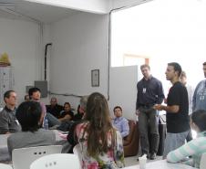 Oficina sobre direção, segurança e manutenção de bicicleetas. Bicicletário Espaço Greca Coordenação: Luis Claudio Patricio, Celepar