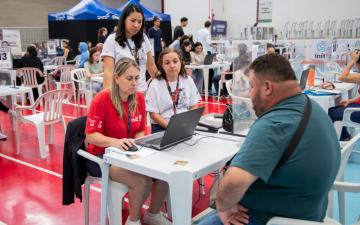 Suporte tecnológico otimiza atendimentos na feira de serviços Paraná em Ação