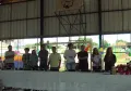Entrega de certificados aos participantes do curso de acesso à internet e às redes sociais em Cascavel.
