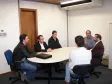 A partir da dir.: José Anísio Salazar da Gerência de Tecnologia da Informação, Vanderlei Vilhanova Ortencio da Gerência de Inovação Corporativa, secretário de Assuntos Estratégicos e diretor- presidente da Celepar, Nizan Pereira e os visitantes da Universidade Estadual de Maringá: Giancarlo de Lucca, Diretoria e Desenvolvimento, Elias C. A. de Carvalho, Desenvolvimento, e Antonio da S. Martins, Infraestrutura Técnica