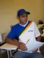 O Ronaldo Adriano dos Santos, com 
seu certificado de conclusão do 
Curso de Capacitação de Monitores 
para Telecentros Paranavegar