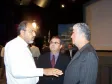 A esq. o secretário de Assuntos 
Estratégicos e diretor-presidente 
da CELEPAR, Nizan Pereira, ao seu lado o secretário Especial de 
Projetos Sociais, Nivaldo Maldonado 
Gonçalves e a dir. o Governador do 
Paraná, Roberto Requião, na Escola 
de Governo, 19 de fevereiro de 
2008 