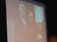 A esq. o Governador do Paraná, Roberto
Requião e a dir. o técnico Moacir
Marconi, na homenagem aos atletas que
treinam em Nova Santa Bárbara, na
Escola de Governo, 01 de abril de 2008