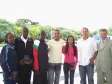 Os atletas homenageados pelo
Governo do Paraná que participam da
Corrida de São Silvestre, a partir
da esq. Eunice Kirwa, Joshua Kemei,
Joseph Ngetich, Claudenir da Silva
Cardoso, Josiane da Silva Cardoso,
José Carlos Silva de Abreu (SEAE)e
o prefeito de Nova Santa Bárbara,
Júlio Aparecido Bittencourt, na
Escola de Governo, 01 de abril de
2008