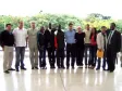 Na foto, os atletas homenageados
pelo Governo do Paraná que
participam da Corrida de São
Silvestre, a partir da esq