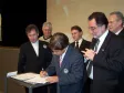 O secretário da Agricultura e do Abastecimento, Valter Bianchini assinou o anteprojeto da Lei Estadual de Segurança Alimentar e Nutricional, que propõe a criação da Lei Orgânica de Segurança Alimentar e Nutricional do Paraná, estabelecendo as responsabilidades do Estado e da sociedade civil nas políticas de garantia do acesso ao alimento