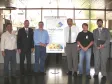 A partir da esquerda, o coordenador de interiorização da CELEPAR, Valderi Pereira, o diretor-presidente do SERPRO, Marcos Vinícius Ferreira Mazoni, da CELEPAR, o diretor de serviços IP e multimídia, Cláudio Crossetti Dutra, o diretor-presidente da CELEPAR e secretario de Assuntos Estratégicos, Nizan Pereira, o assessor de planejamento Fabiano Augusto Parizotto Mormul e o diretor de desenvolvimento, Henrique Salatino Miorelli, da CELEPAR, no I Fórum de Tecnologia de Software Livre, no dia 19 de