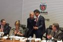 Governador Beto Richa recebe do presidente da Celepar, Jacson Carvalho Leite, o selo internacional de certificação Tier III