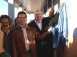 A partir da esq. o prefeito de Campo
Magro, Rilton Boza, o presidente da
Cohapar, Rafael Greca e o
diretor-presidente da Celepar e
secretário de Assuntos Estratégicos,
Nizan Pereira, no momento da
inauguração do Telecentro em Campo
Magro