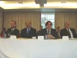 A partir da esq. o Diretor de
Operações da Celepar, Robson
Valentin, o Diretor-presidente da
Celepar e Secretário de Assuntos
Estratégicos, Nizan Pereira, o vice-
presidente de Tecnologia da
ABEP, Joaquim Costa e o Secretário
Executivo, René Lapyda (Prodesp/SP) 