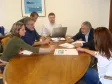 O secretário de Comunicação Benedito Pires e o 
presidente da Celepar Vanderlei Iensen analisam 
com os técnicos da Celepar o novo projeto do portal 
de serviços do Governo do Paraná