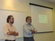 O Diretor de Operações, Robson Valentin e o 
Diretor de Serviços IP e Multimídia, Claúdio Crossetti 
Dutra, na visita dos estudantes e professores da 
carreira de Engenharia em Sistemas de Informação 
da Universidade Tecnológica Nacional - Regional 
Tucumãn/Argentina, dia 10/12/2008
