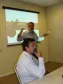 O Diretor de Serviços IP e Multimídia, Claúdio 
Crossetti Dutra e o Diretor de Desenvolvimento, 
Henrique Salatino Miorelli (na frente), em sua 
apresentação para os estudantes e professores 
da carreira de Engenharia em Sistemas de 
Informação da Universidade Tecnológica Nacional - 
Regional Tucumãn/Argentina, dia 10/12/2008