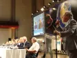 O economista Carlos Lessa, no 
encerramento do Seminário 
Internacional "Crise - 
Rumos e Verdades", participações:  
do governador do Paraná, Roberto 
Requião, o governador de Santa 
Catarina, Luiz Henrique da 
Silveira, o governador de São 
Paulo, José Serra, Yury Gromyko 
(Rússia), Mario di Constanzo (México), Tom Palley (EUA), Mario 
Lettieri (Itália), Paolo Raimondi 
(Itália), Magnus Ryner, Lorenzo 
Carrasco (México), Alex Izurieta (ONU), Andrey Kobyakov (Rússia), 
Aldo Ferrer