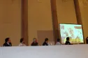 A partir da esq. o Diretor Jurídico, Tarso Cabral Violin, o Diretor de Operações, Robson Valentin, o Diretor Administrativo-Financeiro, Jarbas Pessoa de Oliveira, o diretor-presidente da Celepar, Vanderlei Iensen, o Diretor de Tecnologia da Informação, Claúdio Crossetti Dutra e o Diretor de Desenvolvimento, Henrique Salatino Miorelli, no telão o Jon “maddog” Hall (divulgador do Software Livre em todo o mundo)