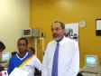A dir. o secretário de Assuntos 
Estratégicos, Nizan Pereira e o 
Gilmar do curso de capacitação do 
Telecentros Paranavegar 
na abertura da Semana de Inclusão 
Digital (16/03/2009)
