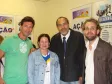 A partir da esq. Marcos de 
Oliveira, coordenador da Educação 
de Jovens e Adultos (EJA), a 
gerente de Inclusão Digital, 
Marilaide de Quadros da Celepar, o 
secretário de Assuntos 
Estratégicos, Nizan Pereira e o 
diretor de diretor de operação da 
Celepar, Robson Valentin, na Semana 
de Inclusão Digital, no Telecentro 
Paranavegar Vila Zumbi, em Colombo, 
dia 18 de março de 2009