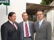 A partir da dir. do Sindicato das 
Empresas de Segurança Privada do 
Estado do Paraná, o Cícero A. Frasão 
de Araújo, da Teramag, Gustavo 
Spindola e o presidente do Instituto 
Tecnológico e Ambiental do Paraná - ITAPAR, 
Antonio Said, na Semana de 
Inclusão Digital, no Telecentro 
Sinal Verde para Educação - ITAPAR - 19/03/2009