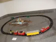 O Espaço Cultural Santos Dumont sedia, de 14 a 22 deste mês, uma exposição inédita de brinquedos antigos. Do acervo dos próprios funcionários da Celepar, mais de 40 peças compõe a exposição "Brinquedos Antigos: Recordar é Viver": jogos de botão, bonecas, ferrorama, vídeo-game, forte apache, entre outros.
