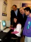 O diretor-presidente da Celepar e 
secretário de Assuntos 
Estratégicos, Nizan Pereira, o 
presidente da Cohapar, Rafael Greca 
e os instrutores do Telecentros 
Paranavegar do Novo Guarituba