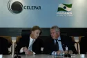 Apresentação do trabalho integrado do governo do estado entre as secretárias, prefeituras e empresas afins. Sala de referência estratégica trabalho de integração de TI da CELEPAR.