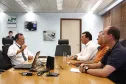 O diretor de tecnologia da informação da Celepar, Danilo Scalet (e) recebeu o presidente do IAP, Luiz Tarcísio Mossato Pinto e o coordenador de informática daquele instituto para tratar do sistema de gestão ambiental. A reunião contou também com a participação do coordenador de atendimento da companhia, José Eduardo Rodrigues