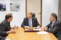 Marcel Micheletto, Jacson Carvalho Leite e Nelson Garcia avaliam a implantação de soluções de modernidade nas prefeituras