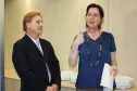 Ao lado do presidente Jacson Carvalho Leite, a presidente do Teatro Guaira, Mônica Rischbieter, foi quem fez a apresentação da atriz e escritora Yara Sarmento